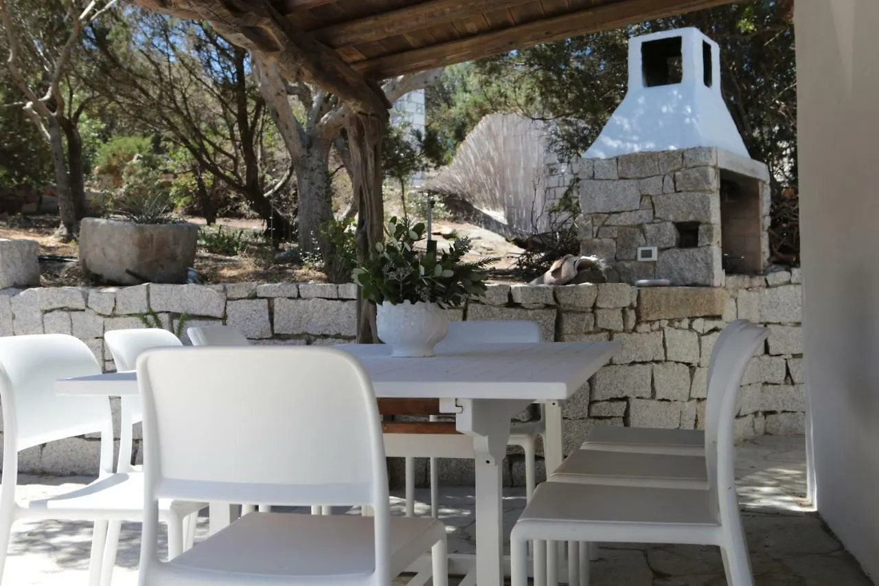 Sul Mare Sardegna Villa Mercedes Villasimius 0*,  Italy